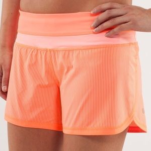 Lululemon groovy run short